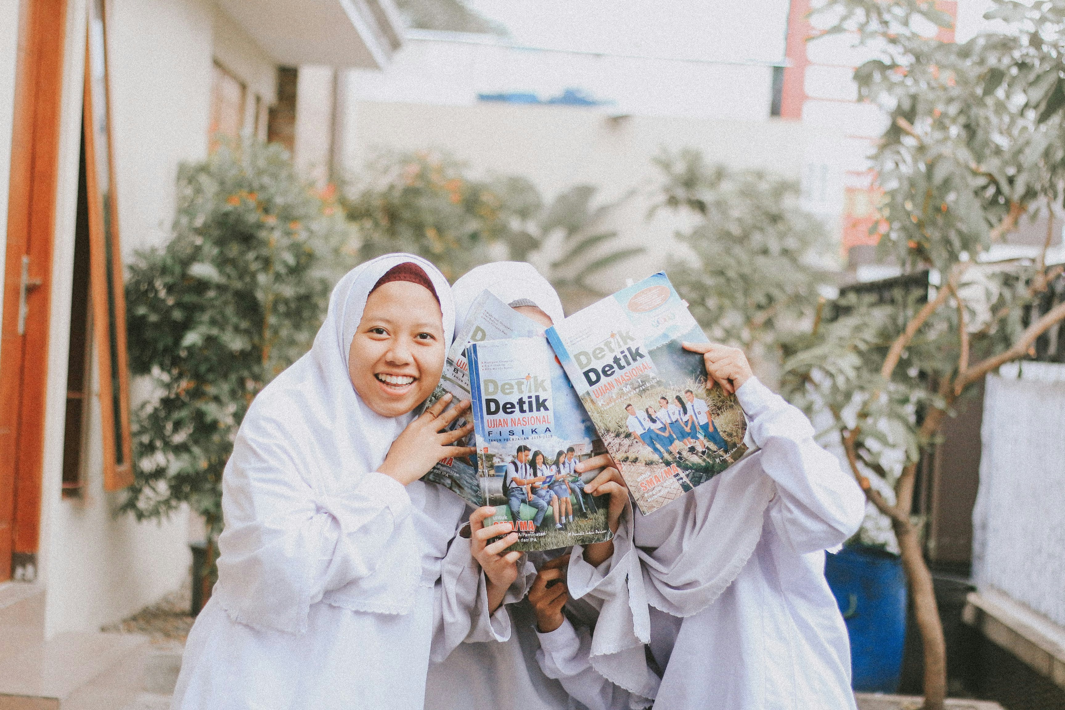 Siswa SMA ceria